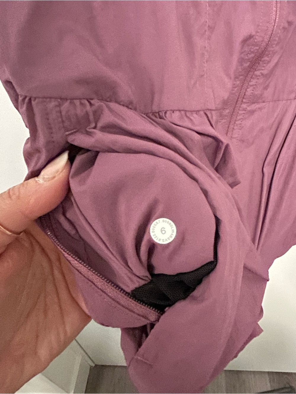 Lightweight Hooded Flowy Jacket in Mauve Lululemon - Picture 4 of 5